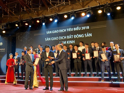 Tôn vinh các doanh nghiệp, cá nhân tiêu biểu của nghề môi giới bất động sản