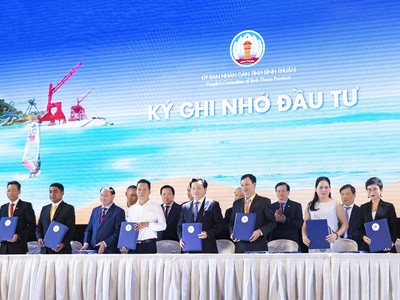 Tập đoàn Hải Phát nhận bản ghi nhớ đầu tư tại Hội nghị xúc tiến đầu tư tỉnh Bình Thuận