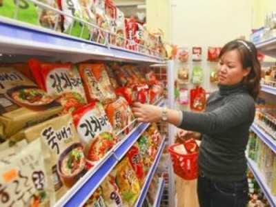 Tăng trưởng trong tiêu dùng thực phẩm đang tạo động lực lớn cho các thương hiệu Hàn Quốc đổ tới Việt Nam.