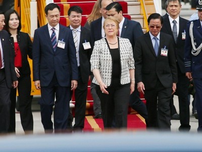 Tổng thống Chile Michelle Bachelet Jeria tại sân bay Nội Bài. Ảnh: Ngọc Thành.
