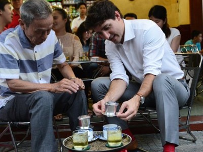 Khoảnh khắc đời thường của các nhà lãnh đạo APEC trên đất nước Việt Nam thanh bình