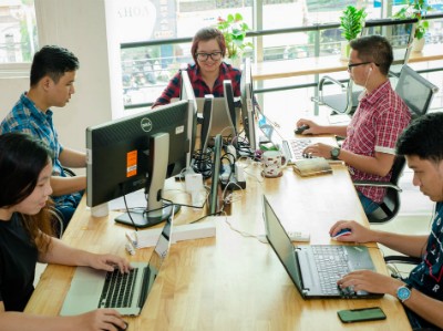 Nhiều doanh nghiệp startup sẵn sàng tuyển dụng sinh viên mới ra trường và không yêu cầu kinh nghiệm.