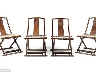 Bộ ghế gấp bằng gỗ sưa từ triều đại nhà Minh (Trung Quốc) đã được bán với mức giá "khủng"