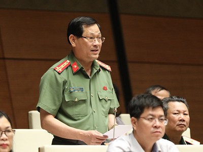 Đại biểu Nguyễn Hữu Cầu.