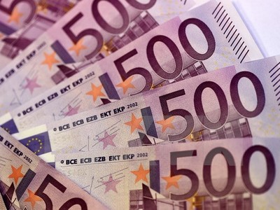 Đồng tiền mệnh giá 500 euro. (Nguồn: AFP/TTXVN)