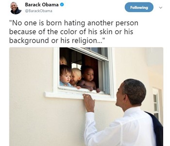 Dòng tweet giúp ông Obama xuất hiện ở cả hai hạng mục được Twitter vinh danh. Ảnh: Twitter.