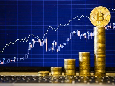 Bitcoin vượt đỉnh 12.000 USD