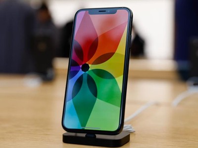iPhone X. Ảnh: Forbes