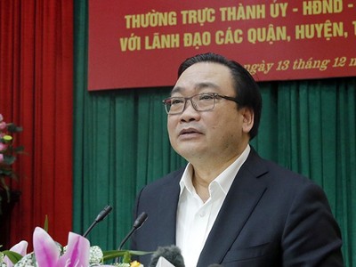 Bí thư Thành ủy Hà Nội yêu cầu các đơn vị liên quan xác định rõ trách nhiệm trong quá trình lát đá vỉa hè không đảm bảo chất lượng