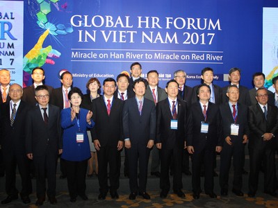 Diễn đàn nhân sự toàn cầu: Từ “Kỳ tích sông Hàn” đến “Kỳ tích sông Hồng“