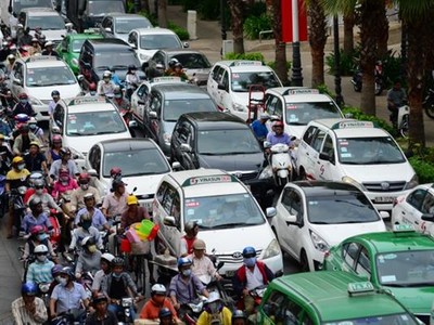 Khẩn trương rà soát kế hoạch sản xuất lắp ráp, nhập khẩu xe ô tô bảo đảm lộ trình áp dụng tiêu chuẩn khí thải. Ảnh: Internet.