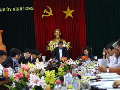 Bộ trưởng Nguyễn Chí Dũng làm việc tại tỉnh Vĩnh Long.