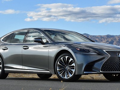 Toyota Việt Nam công bố giá cho 3 dòng xe Lexus LS 500h, giá cao nhất 8,46 tỷ đồng