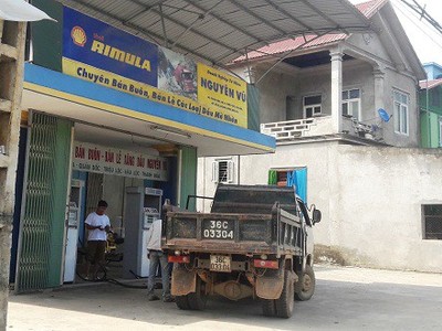 Trước đó, nhiều cây xăng trong diện bị xóa bỏ, bị cơ quan chức năng phạt tiền vẫn cố tình hoạt động