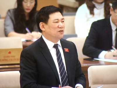 Tổng Kiểm toán Nhà nước Hồ Đức Phớc trình bày Tờ trình. Ảnh: VGP/Nguyễn Hoàng