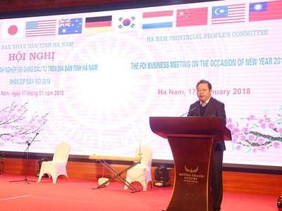 Chủ tịch UBND tỉnh Hà Nam Nguyễn Xuân Đông phát biểu tại Hội nghị gặp mặt các doanh nghiệp FDI đang đầu tư trên địa bàn tỉnh Hà Nam nhân dịp năm mới xuân Mậu Tuất 2018.