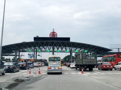 Các phương tiện không được dừng quá 5 phút tại trạm thu phí