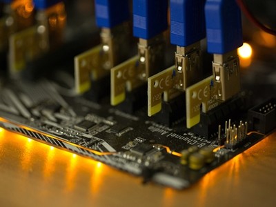 Đào Bitcoin là hoạt động cần vi xử lý mạnh. Ảnh: Bloomberg