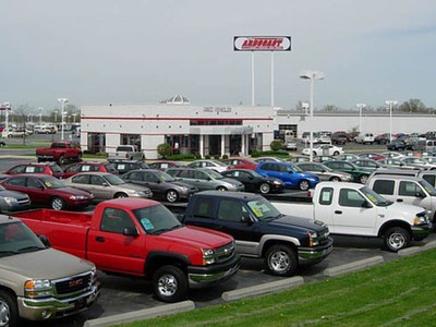 Cho đến nay, việc nhập xe tay lái nghịch vào Việt Nam vẫn rất khó khăn (Ảnh minh họa)