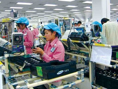 Năm 2017, cả nước có 33 nhóm hàng có kim ngạch nhập khẩu trên 1 tỷ USD, dẫn đầu là Máy vi tính, sản phẩm điện tử và linh kiện với giá trị nhập khẩu 37,71 tỷ USD.