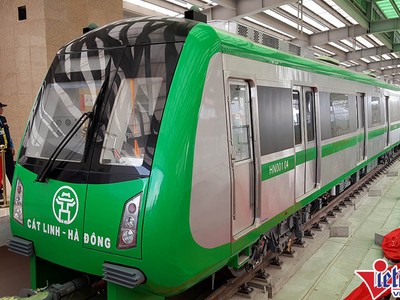 Dự án đường sắt trên cao tiếp tục lỡ hẹn tiến độ cuối năm 2017.