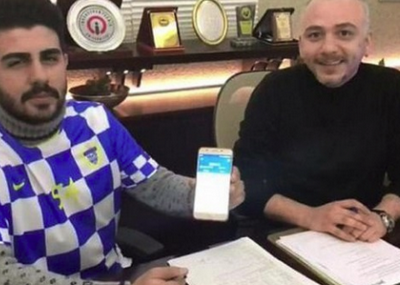 Kiroglu là cầu thủ đầu tiên chuyển nhượng bằng tiền ảo.