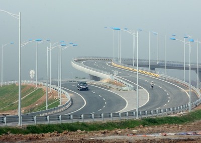 Tuyến cao tốc này sẽ rút ngắn cự ly vận tải từ 3 tỉnh đến cảng biển, sân bay; cửa khẩu quốc tế tại Hải Phòng, Quảng Ninh. (Ảnh minh họa. Nguồn: Internet)