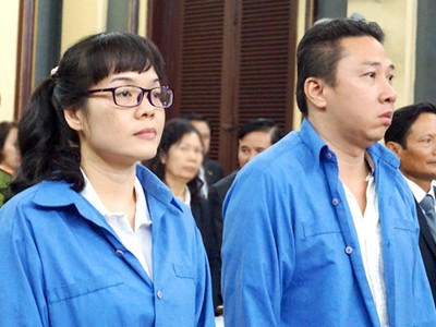 Huyền Như vẻ rất thoải mái tại tòa. Ảnh: Hải Duyên. 