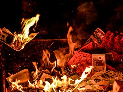 Thủ tướng yêu cầu chấn chỉnh việc đốt nhiều vàng mã, khóc thuê