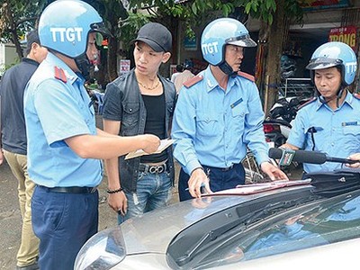 Thanh tra GTVT cho rằng công tác xử lý các xe Grab, Uber vi phạm vẫn gặp nhiều khó khăn.