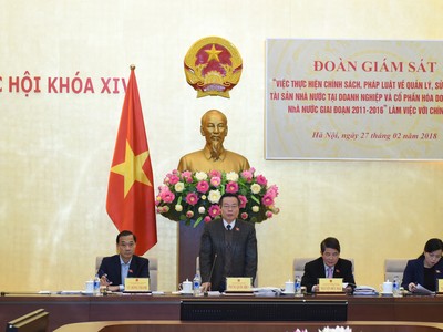 Phó Chủ tịch Quốc hội Phùng Quốc Hiển phát biểu tại buổi làm việc. Ảnh: VGP/Thành Chung