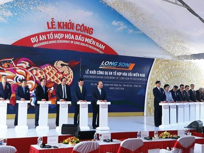 Lễ khởi công xây dựng Dự án Tổ hợp Hóa dầu Miền Nam diễn ra ngày 24/2, với sự tham dự của Thủ tướng Nguyễn Xuân Phúc. Ảnh: H.P