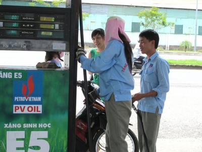 Bộ Công Thương cam kết tìm hiểu và hỗ trợ nếu biết rõ doanh nghiệp, đại lý kinh doanh xăng sinh học E5 gặp khó, ngại bán loại xăng này.