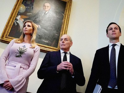 Từ trái qua phải: Cô Ivanka Trump, ông John Kelly và Jared Kushner Ảnh: REUTERS