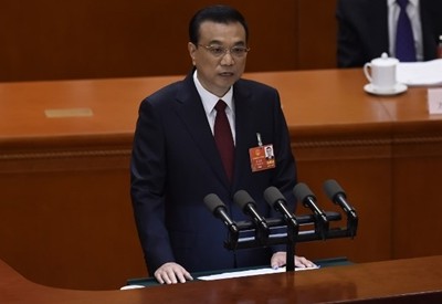 Thủ tướng Trung Quốc Lý Khắc Cường phát biểu trước quốc hội ngày 5/3. Ảnh: AFP.
