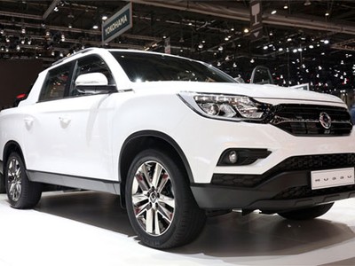 SsangYong Musso ra mắt tại triển lãm ôtô Geneva, là phiên bản bán tải của dòng SUV Musso đã có từ năm 1993. Ảnh: Carscoops.