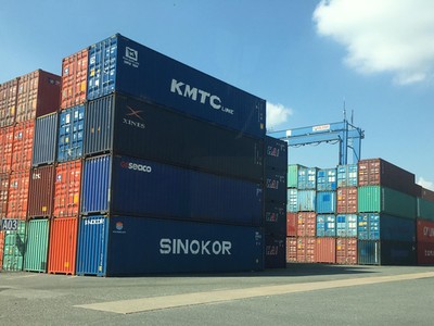 Kiểm điểm người đứng đầu đơn vị để 213 container “mất tích“