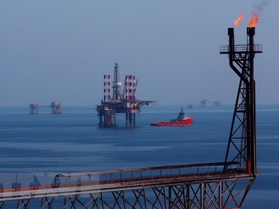 Các giàn khoan trên mỏ Bạch Hổ. (Ảnh: Huy Hùng/TTXVN)