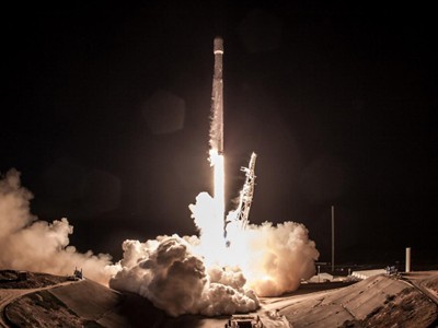SpaceX từng tiến hành nhiều vụ phóng tên lửa thành công. Ảnh: Newsweek.