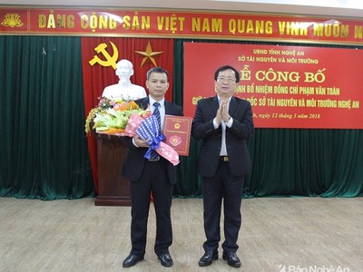 Lễ bổ nhiệm ông Phạm Văn Toàn vào vị trí Phó Giám đốc Sở Tài nguyên và Môi trường tỉnh Nghệ An.