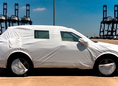 Chiếc Tiguan Allspace mới cập cảng Sài Gòn.