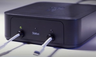 Thiết bị mở khoá iPhone với thiết kế nhỏ gọn.