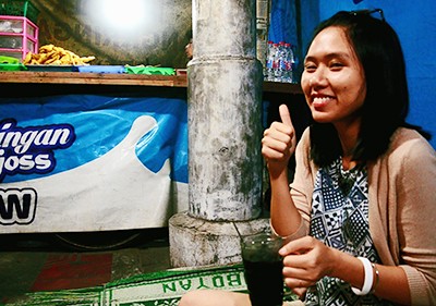 Mỗi ly kopi joss chỉ có giá 5.000 rupiah (khoảng 8.000 đồng). Ảnh: Phong Vinh.