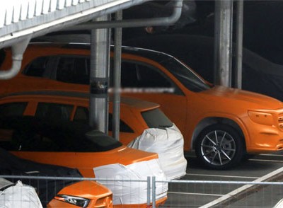 Mẫu xe mới của Mercedes bị bắt gặp trong quá trình thử nghiệm, hé lộ một số thông tin quan trọng. Ảnh: Carscoops.