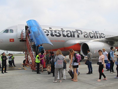 Việc tăng giá dịch vụ sân bay được cho là sẽ tác động tới giá vé máy bay. Ảnh minh họa: Đ.Loan 