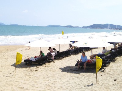 Bãi biển Nha Trang được tỉnh Khánh Hòa quy hoạch, sắp xếp lại các dịch vụ để tạo không gian cho du khách