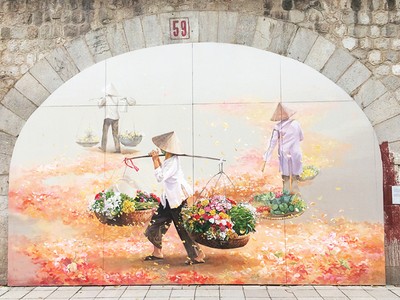 Những phố bích hoạ hút khách giữa lòng thủ đô