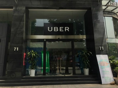 Văn phòng Uber tại Hà Nội ra thông báo ngày 8/4 là ngày cuối cùng Uber hoạt động tại Việt Nam. Ảnh: Anh Tú