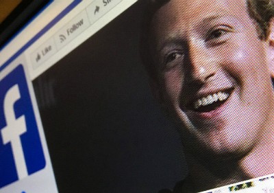 Facebook bị nghi ngờ che dấu vết nhạy cảm bằng cách âm thầm xoá những tin nhắn đã được Mark Zuckerberg và một số lãnh đạo từng gửi đi qua Messenger. Ảnh: RT
