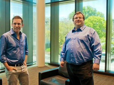 Peter Thiel và Reid Hoffman là đôi bạn thân nổi tiếng, có tầm ảnh hưởng tại thung lũng Silicon. Ảnh: Forbes.